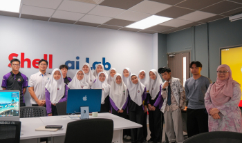 Giving Back Through Knowledge FTKEE UMPSA Brings AI Education Beyond Borders Through CSR Initiative